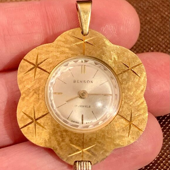 Designer Mid Century Benson Gold Tone 17 Jewels Atomic Starburst Watch Pendant - Picture 2 of 3